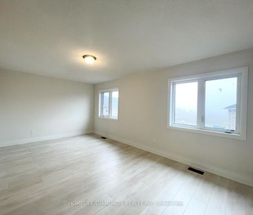 Townhouse For Lease | X8123358 - Photo 2