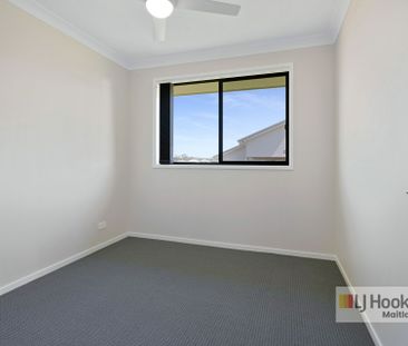 SPACIOUS & MODERN! - Photo 2