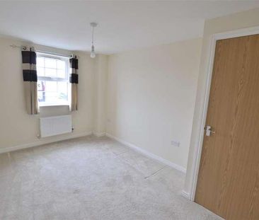 B Bowthorpe Drive, Brockworth, Gloucester, GL3 - Photo 4