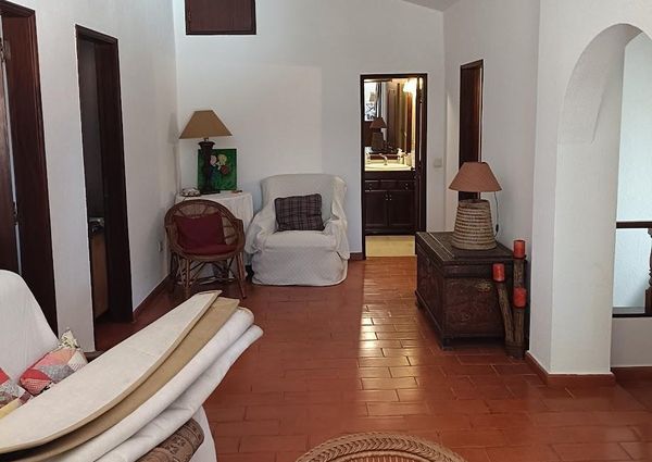 Quarto em moradia familiar Charneca da Caparica