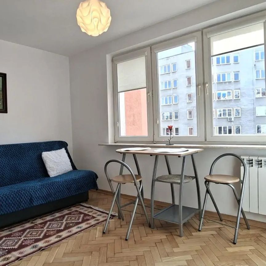 Cicha kawalerka 20m2 w sercu Powiśla . - Photo 1