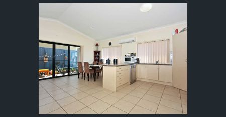 Spacious Family Home In Ideal Location! - Photo 5