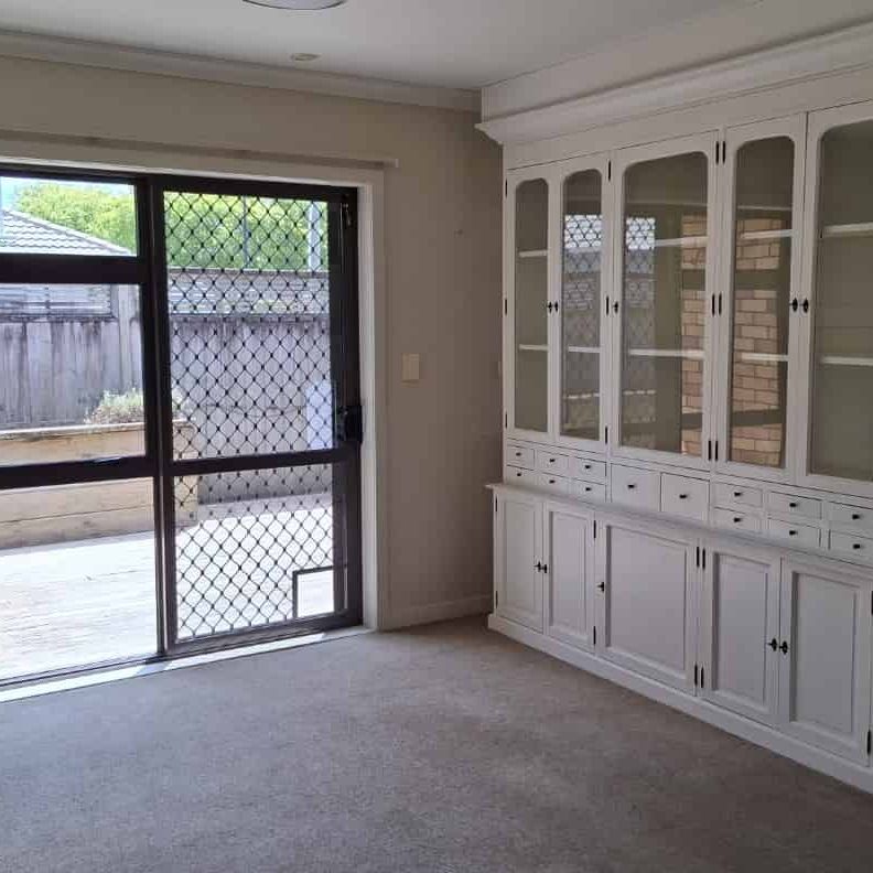 4-Bedroom Home in Central Cambridge – Walk to Town! - Photo 1