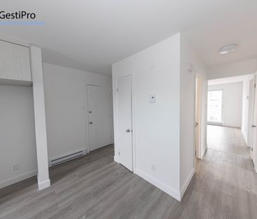 3435-3445 Petitclerc - Photo 1