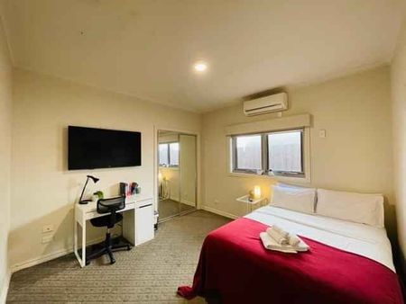 Room 3 (Non Ensuite) - Photo 3