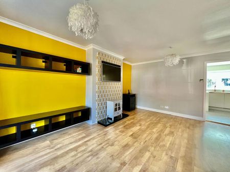 3 bedroom link detached house to rent - Photo 2