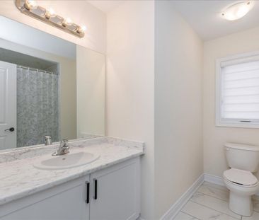 For Lease - 78 Lorne Thomas Place, New Tecumseth, Ontario - Photo 1