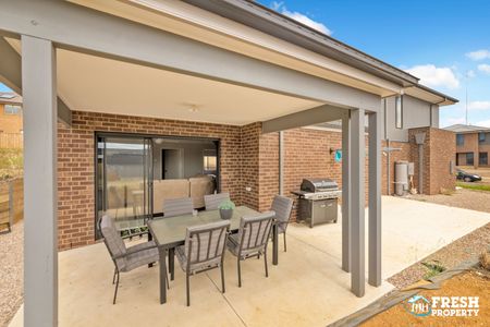 21 Chablis Court, WAURN PONDS VIC 3216 - Photo 3