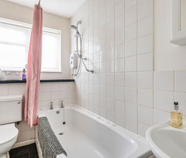 2 bedroom semi-detached house to rent - Photo 6