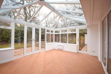 4 bedroom detached bungalow to rent - Photo 4