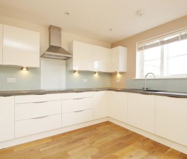 3 bedroom terraced house to rent - Photo 6