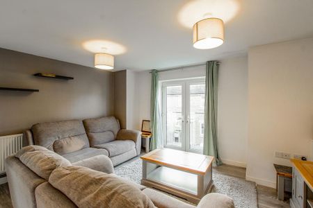 2 bedroom coach house to rent - Photo 5