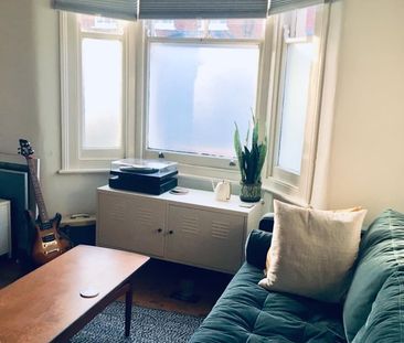 1 Bed Flat, Greyhound Road, N17 - Photo 3