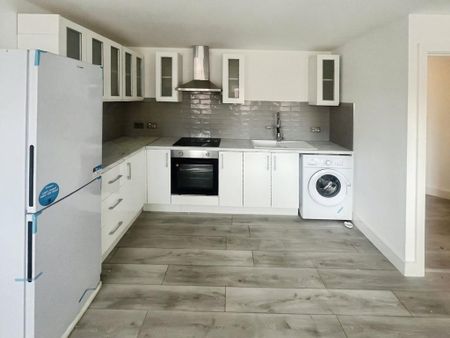 2 bedroom apartment to rent - Photo 2