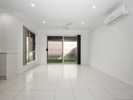 “4 Bedroom Home in Emerald Hill!” - Photo 5