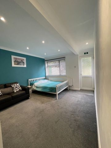 Studio Flat, Chertsey Close, LU2 - Photo 3