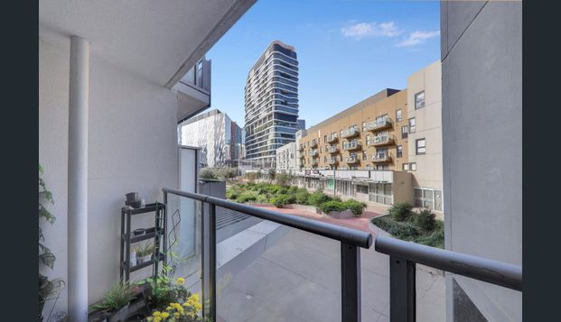 506/100 Harbour Esplanade - Photo 1