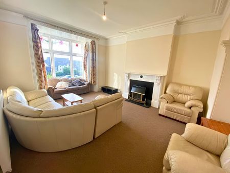 1 bedroom in a house share to rent - Photo 3