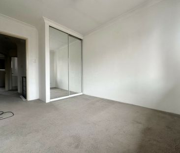 Spacious 3 Bedroom Townhouse in Prime Blacktown Location - Photo 6