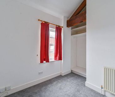 3 bedroom end of terrace house to rent - Photo 4