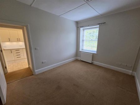 3 bedroom apartment to rent - Photo 3