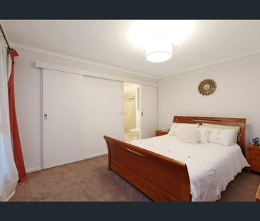 The Ideal Family Home in a Great Location - Photo 4