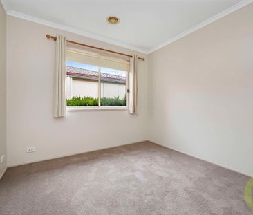 Fantastic family home, in the heart of Nicholls - Photo 5