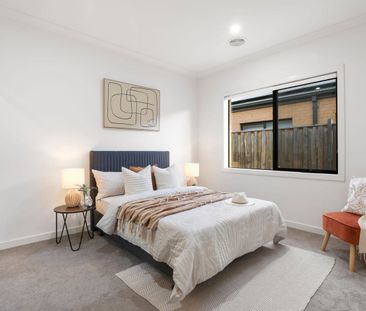 Spacious & Immaculately Presented Near New Low maintenance Family Home - Photo 6