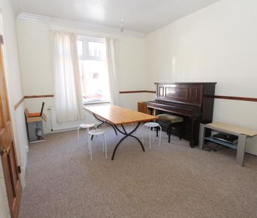 3 bedroom terraced house to rent - Photo 6