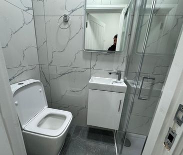 3 Bed Terraced House, Movers Lane, IG11 - Photo 6