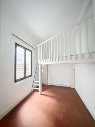 A LOUER AVIGNON INTRAMUROS ( 84000 ) : appartement 1 pièce - non meublé - climatisé - terrasse, - Photo 1