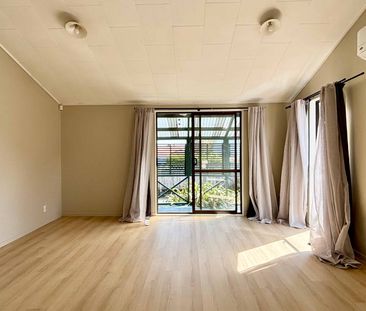 Convenient location! - Photo 1