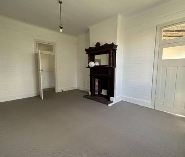 THREE BEDROOM HOME IN MEREWETHER ! - Photo 4