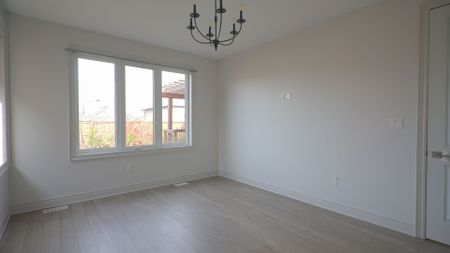 For Lease - 89 Sanders Crescent, Tillsonburg, Ontario - Photo 5