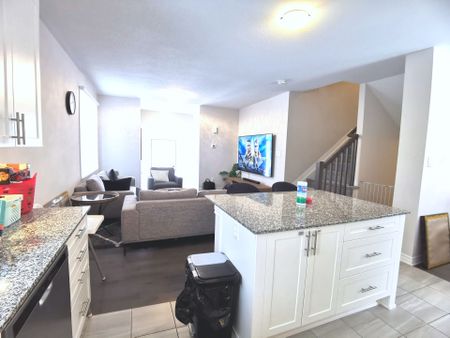 For Lease - 52 FOCALITY Crescent, Barrhaven, Ontario - Photo 3