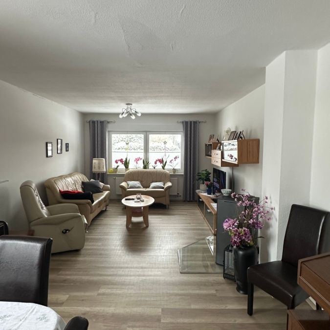 Geräumige 4-Zimmer-Wohnung mit Balkon und Garten in Gehrde! - Photo 1