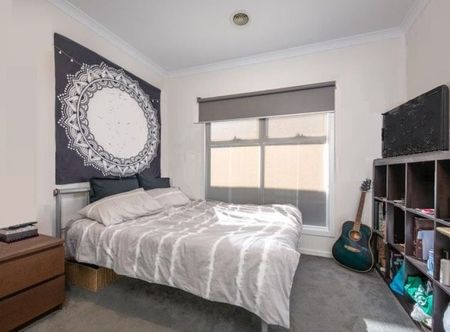 2/43 Grant Avenue, Gisborne - Photo 3