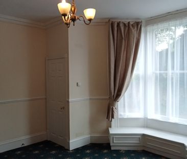 Balmoral Place, Halifax, HX1 - Photo 6