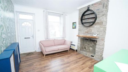 2 bedroom terraced house to rent - Photo 4