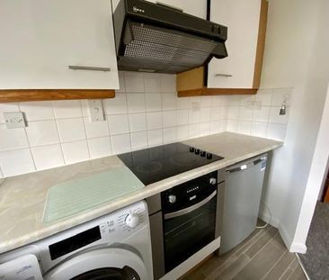 Norfolk Road, MAIDENHEAD - Photo 3
