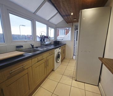 Long Oaks Avenue, Uplands, SWANSEA - Photo 1