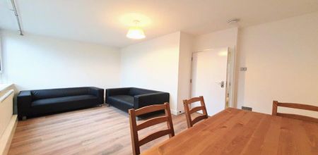 Recently refurbished 4 bed mins to UCL & SOAS - Photo 3