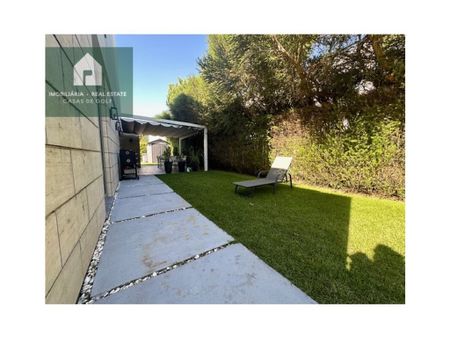 Luxury Semidetached House for rent in Charneca de Caparica, Portugal - Photo 2