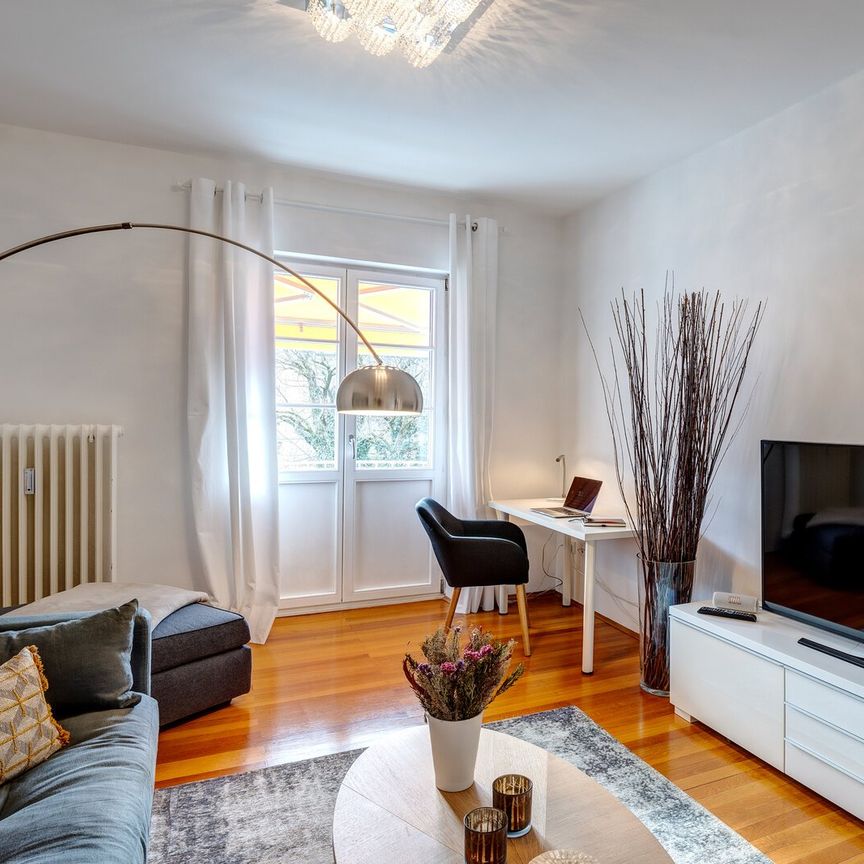 Near Münchner Freiheit: very beautiful apartment - Photo 1