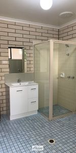 Neat 2 Bedroom Unit - Photo 3