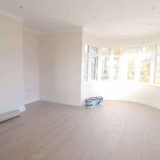 Edgware Court, Edgware, HA8 - Photo 1