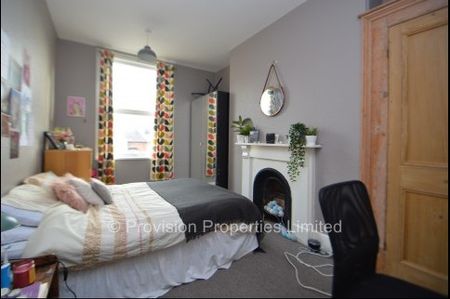 6 Bed Student Houses in Woodhouse - Photo 2