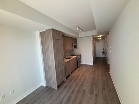 For Lease - 4130 Parkside Village Drive Unit# 1808, Mississauga, Ontario - Photo 4