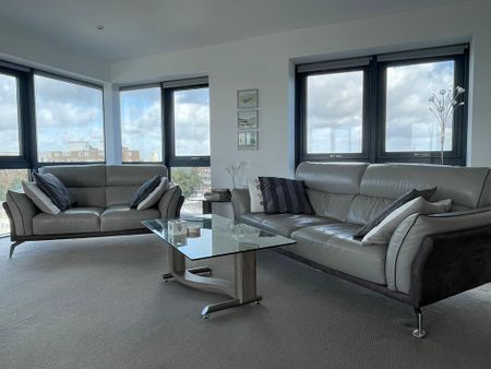 2 bedroom penthouse to rent - Photo 2