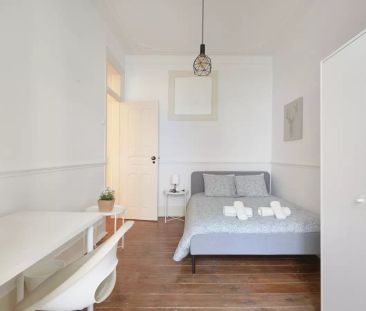 Room for rent in 3-bedroom apartment in Arroios - Photo 5